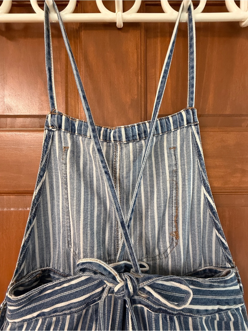 Kensie Jeans Drapey Denim 100% Cotton Cropped Tie Overalls in Medium- NWT - Picture 6 of 15